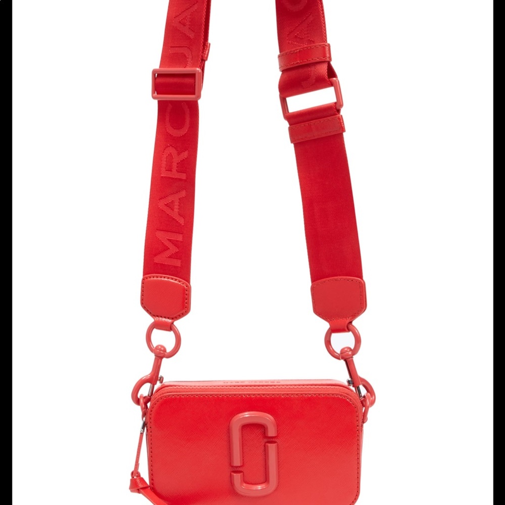ISO!!!! RED MARC JACOBS SNAPSHOT BAG